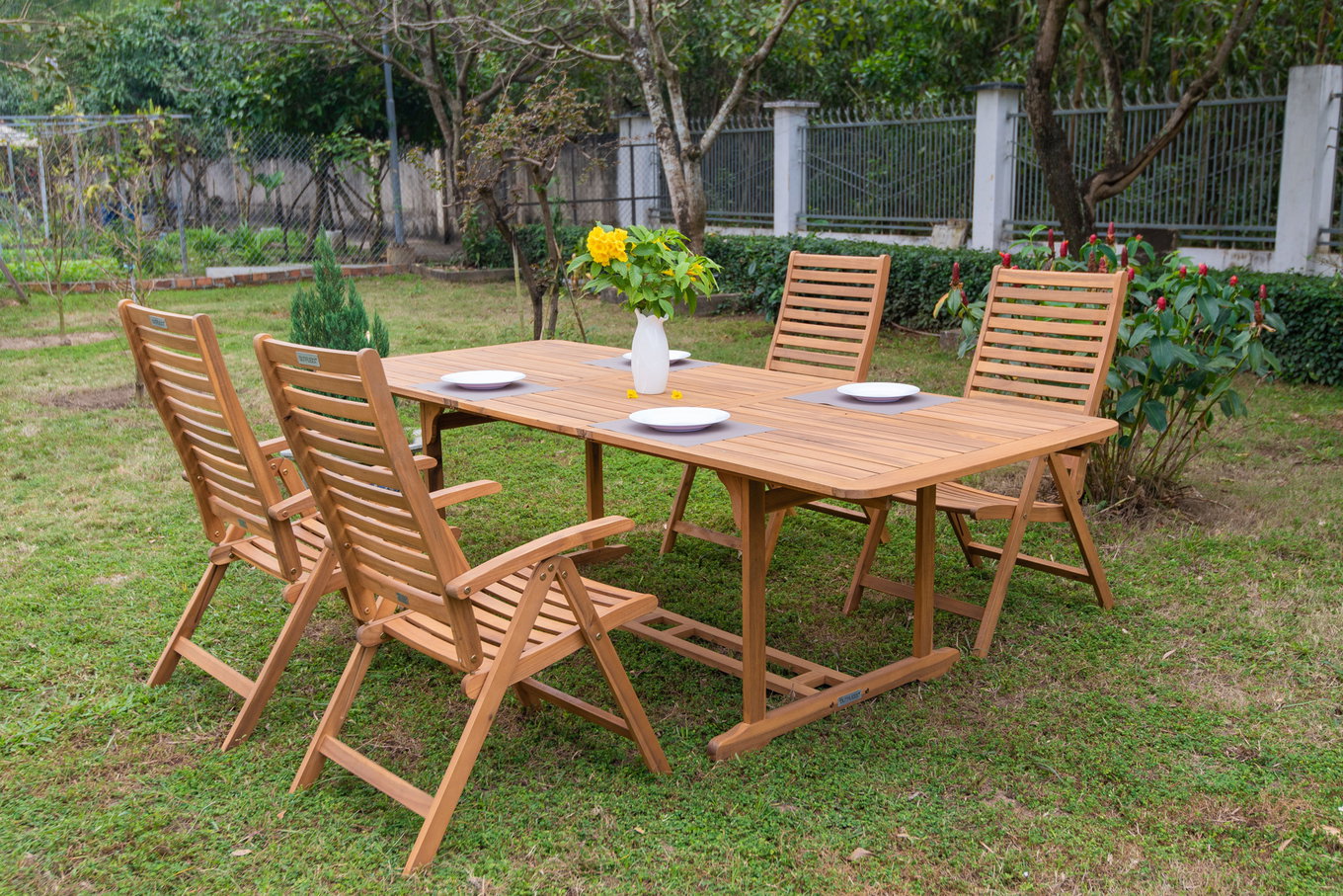 OUTFLEXX Garten-Essgruppe, natur, Akazie, Ausziehtisch 150/200 x 90 cm, 4 Klappstühle, klappbar, FSC®-zertifiziertes Produkt 22811__1