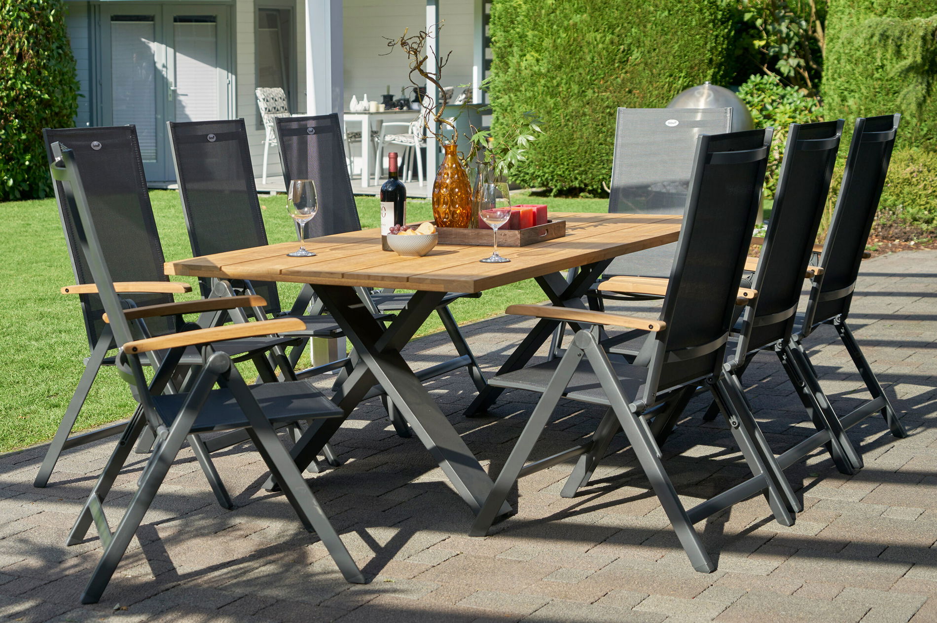 HARTMAN Xanadu / Aruba Garten-Essgruppe, xerix/anthrazit, Alu/Teakholz, 8 Klappstühle, Teakarmlehnen, 220x100cm 21170__1