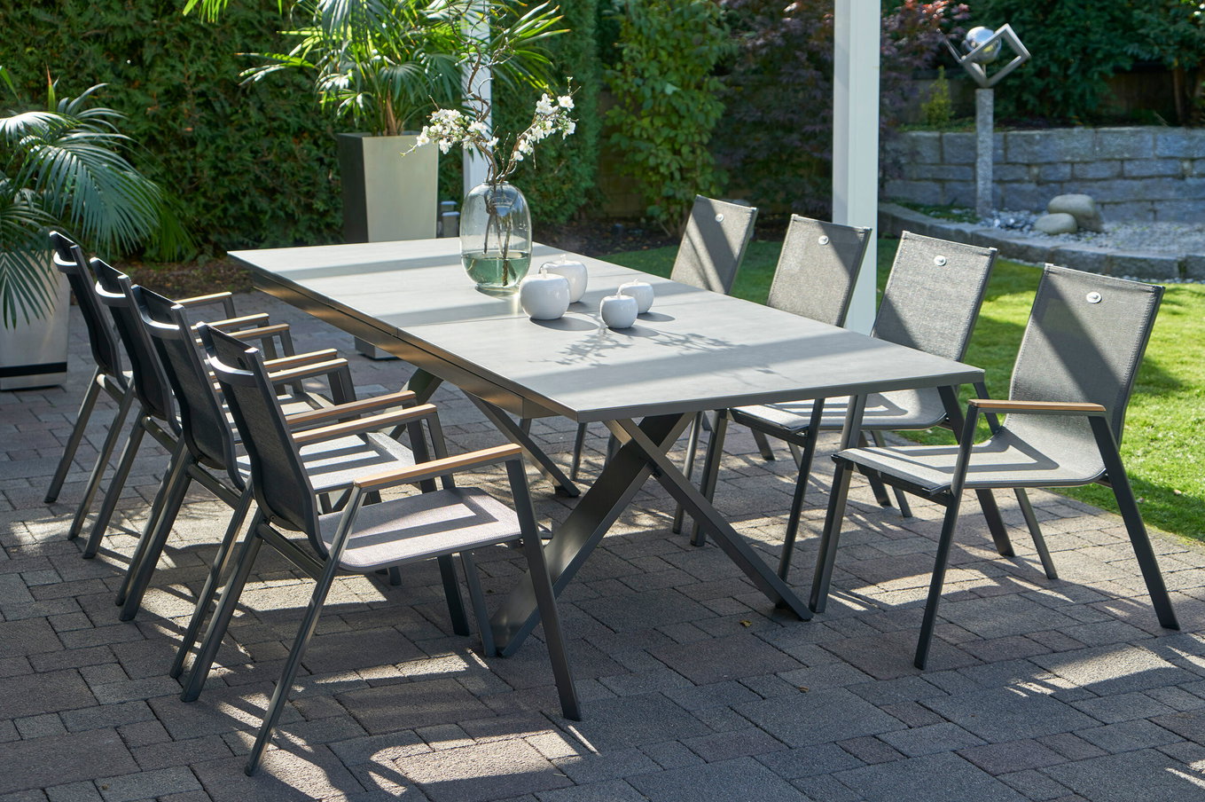 HARTMAN Garten-Essgruppe, Exklusivmodell Xanadu / Aruba Set, xerix/anthrazit, Alu/Glaskeramik, 8 Stapelsessel, 220/280x100cm 21127__1