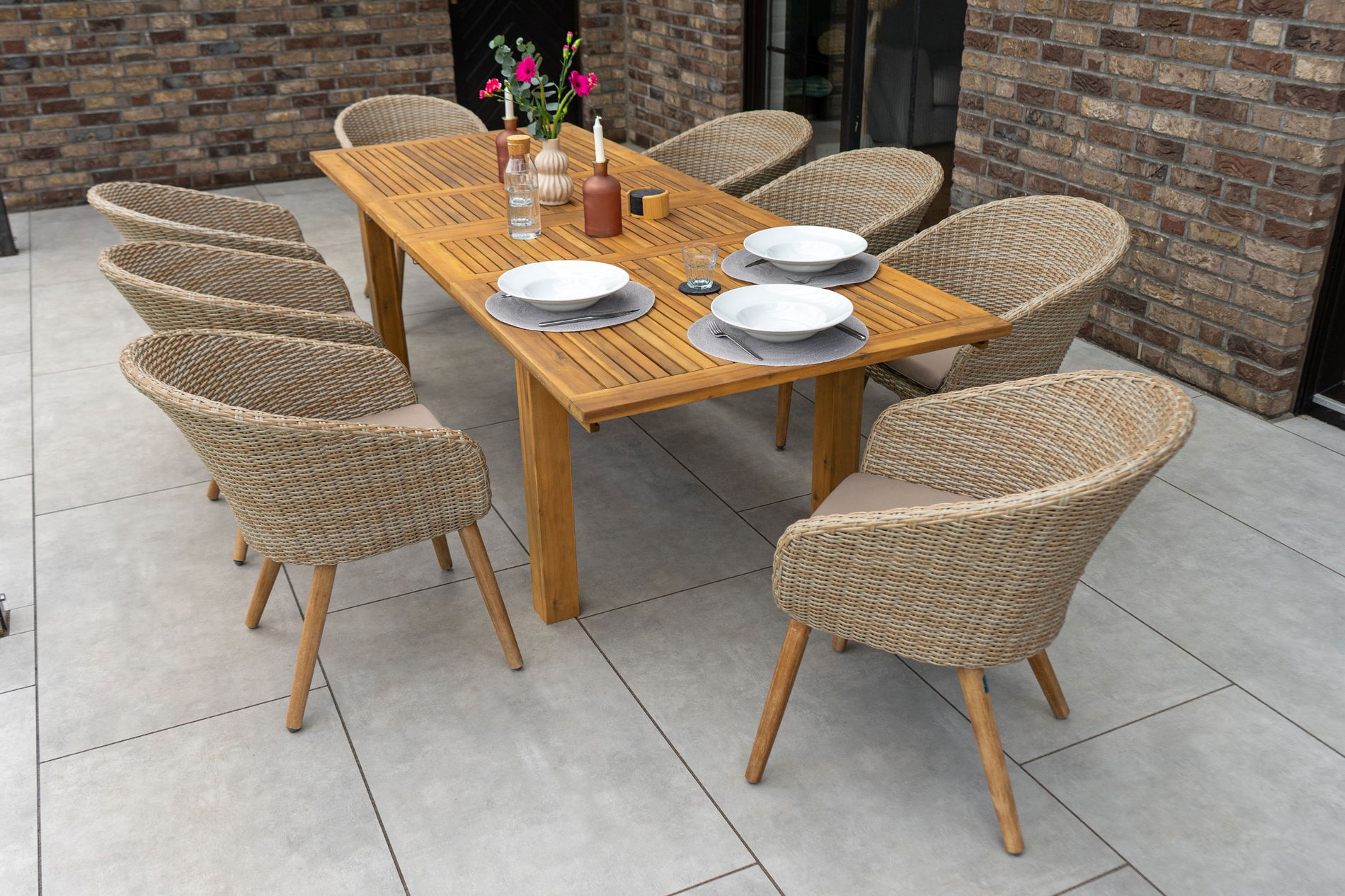 PLOß Borneo Garten-Essgruppe, natur/beige, Akazie/Polyrattan, Esstisch ausziehbar 180/220/260 x 100 cm, 8 Stühle mit Polster, FSC®-zertifiziertes Produkt