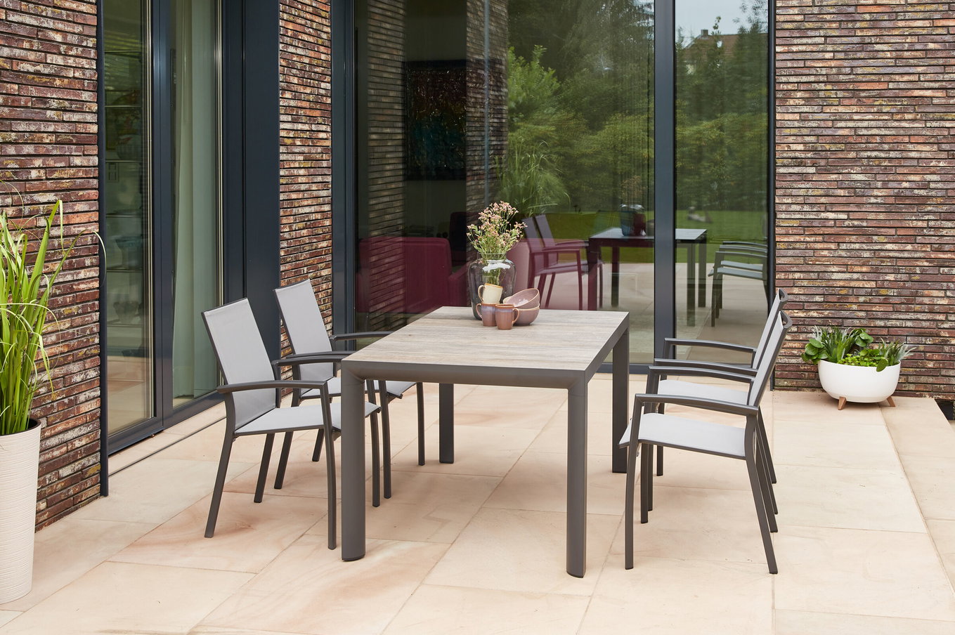 SIENA GARDEN Silva/Velia Garten-Essgruppe, anthrazit/grau, Alu/Ranotex®-Gewebe/Keramik, 140 x 90cm, inkl. 4 Diningsessel 23819__1