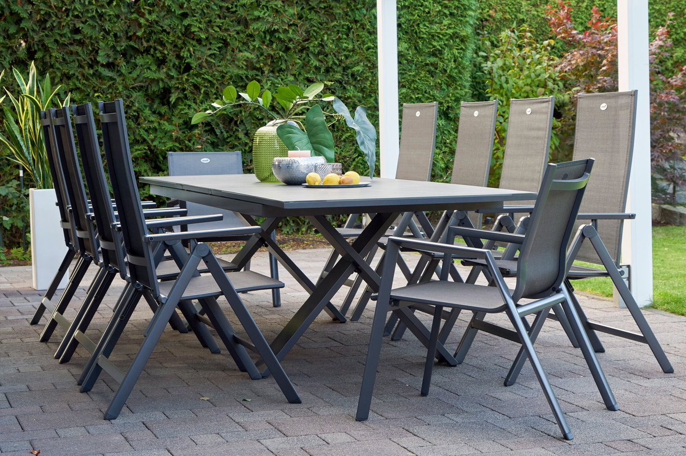 HARTMAN Sondermodell Xanadu / Aruba Garten-Essgruppe, xerix/anthrazit, Alu/Glaskeramik, 2 Stapelsessel, 8 Klappstühle, 220/280x100cm 21141__1