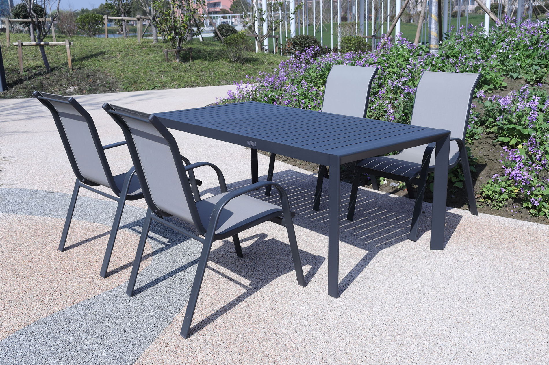 VILLANA Garten-Essgruppe, anthrazit/grau, Alu/Textilene, Tisch 130/180x90cm, 4 Sessel, stapelbar 22581__1