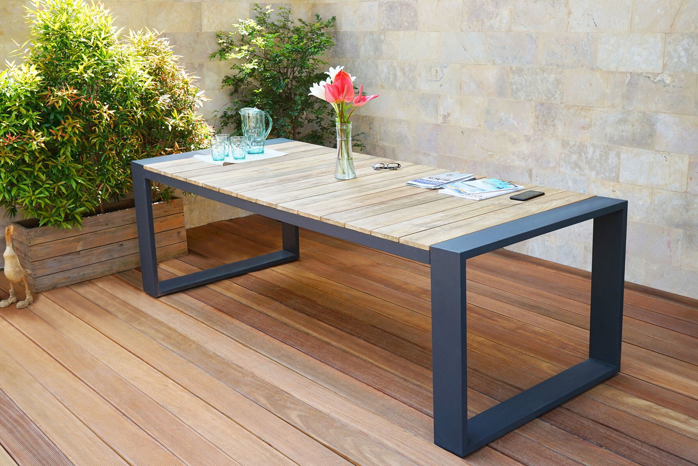 OUTFLEXX Kona Esstisch, dark grey/natur, Alu/recyceltes Teak, 240x100x76cm, rustikal gebürstet, U-Gestell, FSC®-zertifiziertes Produkt 20326__1