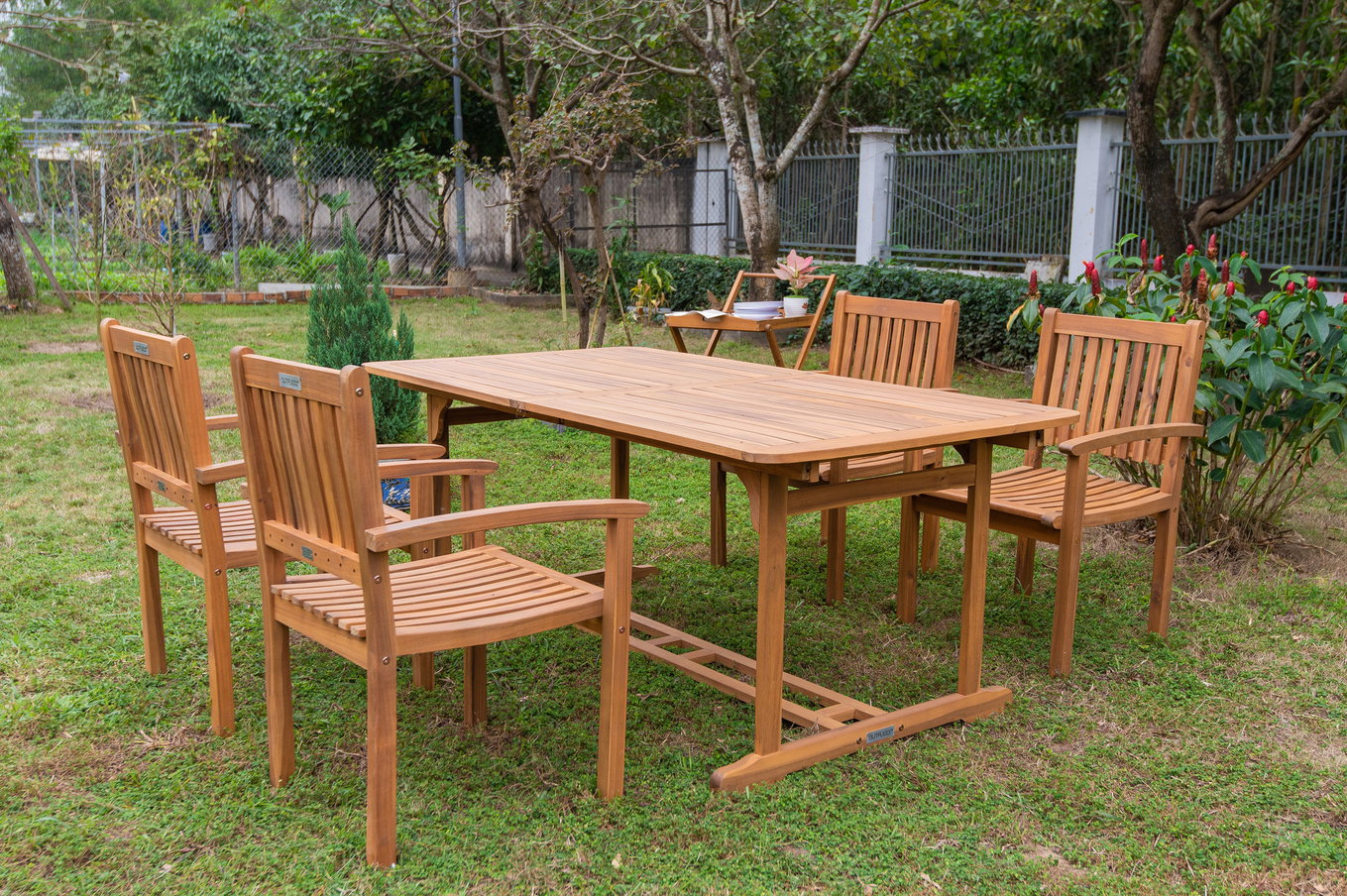 OUTFLEXX Garten-Essgruppe, natur, Akazie, Ausziehtisch 150/200 x 90 cm, 4 Armlehnensessel, FSC®-zertifiziertes Produkt 22814__1