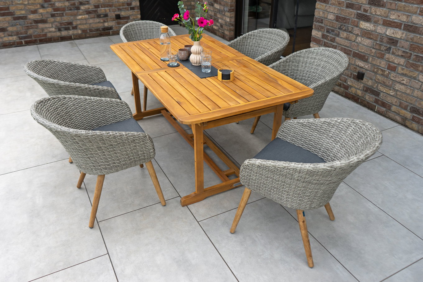 OUTFLEXX Kota Garten-Essgruppe, grau/natur, Akazie/Polyrattan/Alu, Ausziehbar, 180/240 x 100 cm Tisch, 6 Sessel, FSC®-zertifiziertes Produkt 34556__1