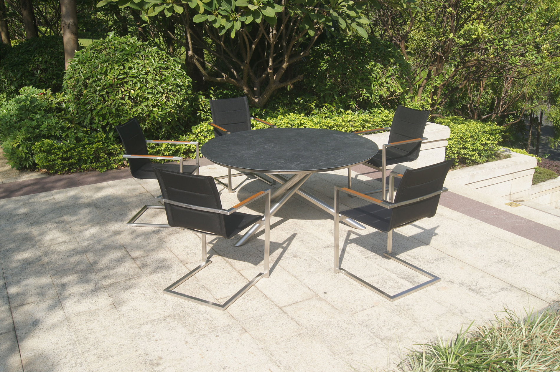 OUTFLEXX Garten-Essgruppe, silber/schwarz, Edelstahl/Glaskeramik/Textilene/Teak, Tisch Ø150cm, 5 Freischwinger, padded 24039__1