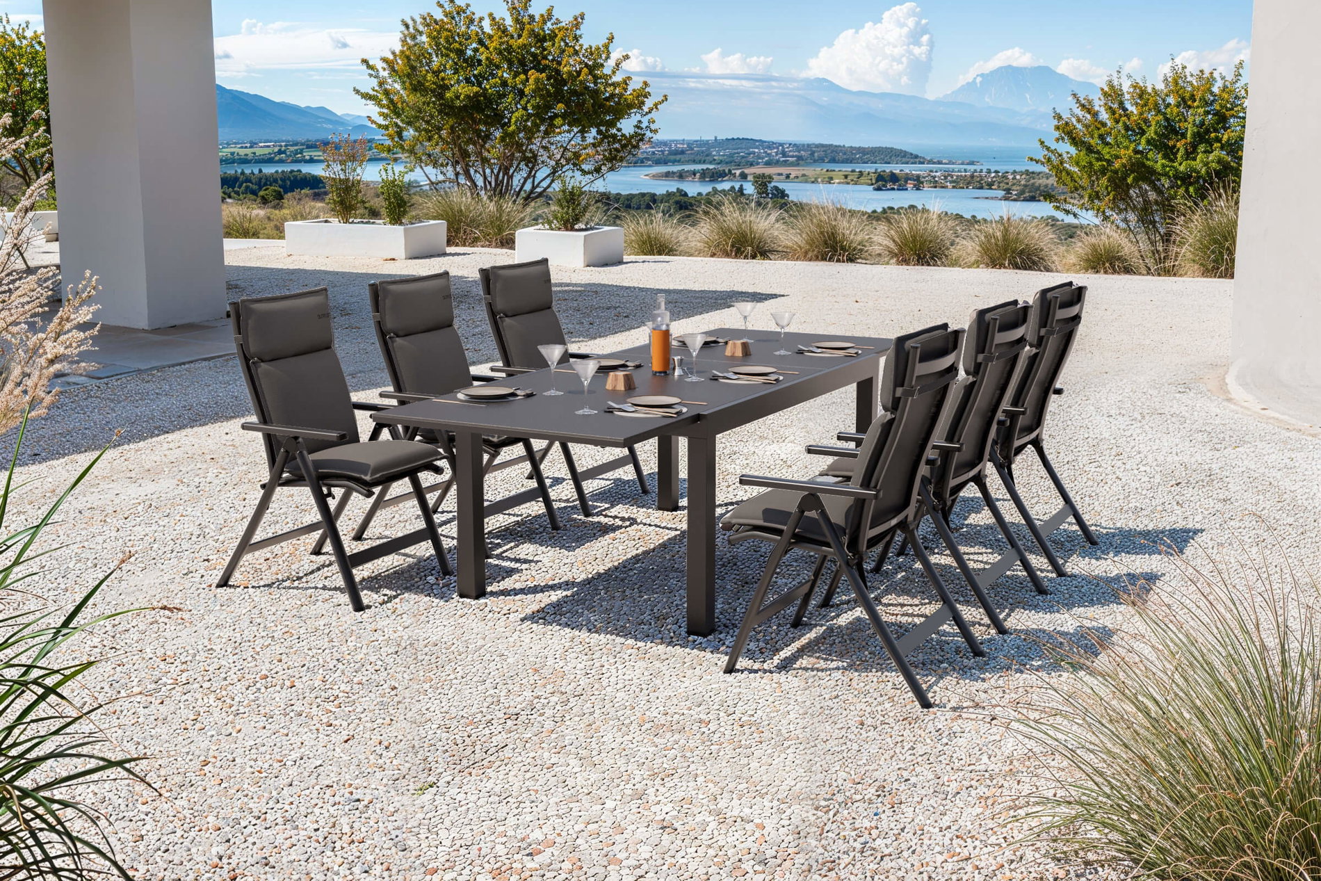 OUTFLEXX Premium Garten-Essgruppe, anthrazit matt/schwarz, Alu/Spraystone/Textilene, 160/260 x 100 cm, 6 Klappstühle inkl. 6 Auflagen