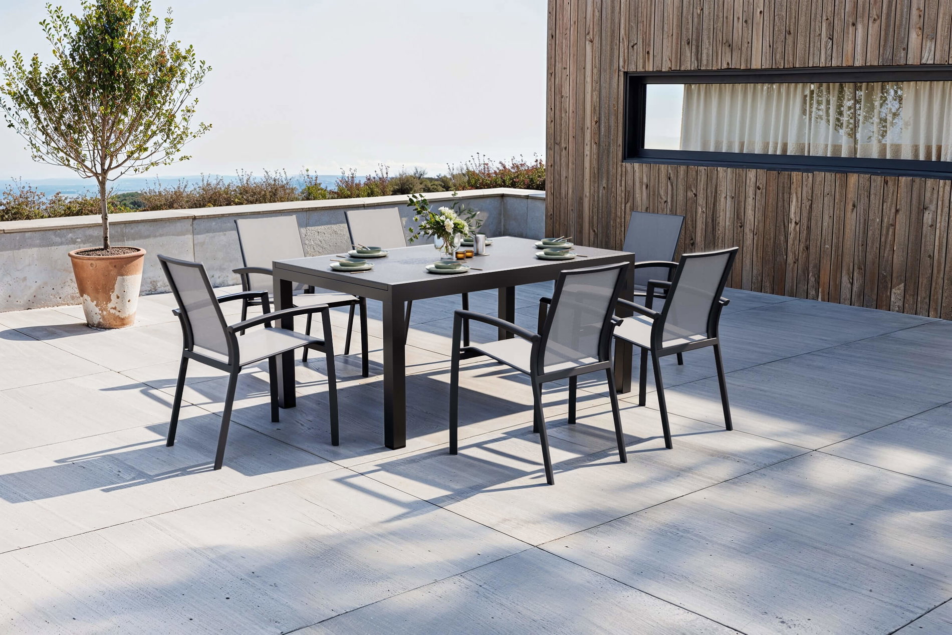 SIENA GARDEN Garten-Essgruppe, anthrazit matt, Alu/Spraystone/Ranotex, Tisch 160/260 x 100 cm, inkl. 6 Stapelsessel