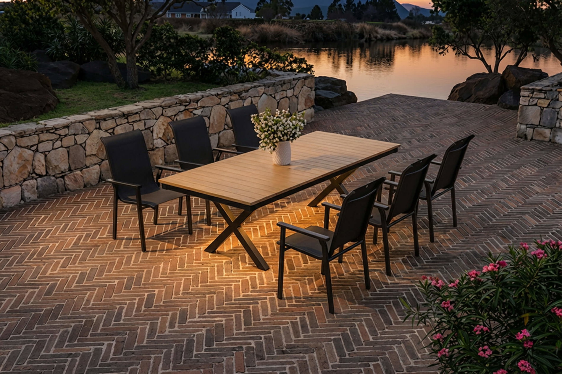 KETTLER BasicPlus Pro Garten-Essgruppe mit LED-Beleuchtung, anthrazit/natur, Alu/Holzimitat, 240 x 100 cm, 6 Stapelstühle