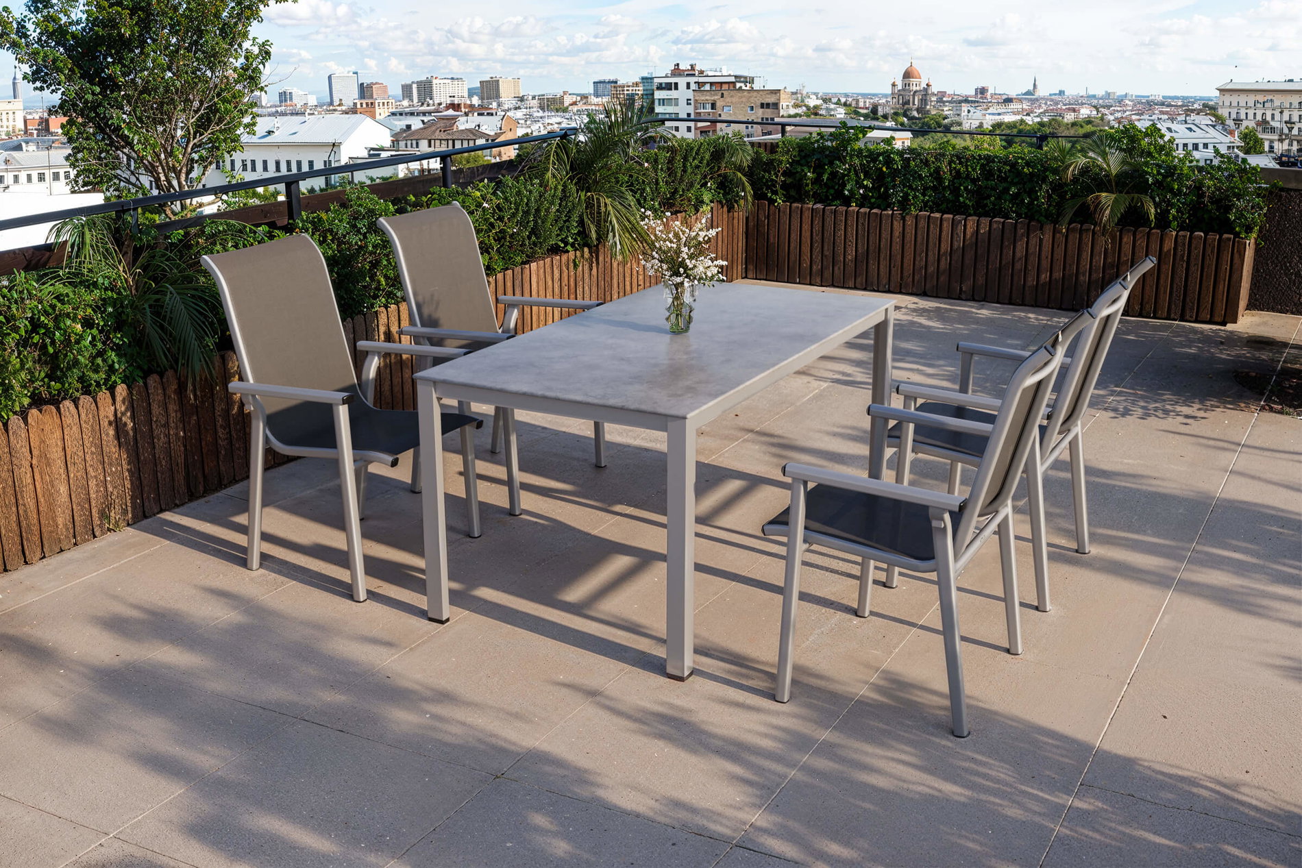 KETTLER BasicPlus Pro Garten-Essgruppe, silber/anthrazit, Alu/Textilene, Tisch 160 x 90 cm, 4 Stapelsessel