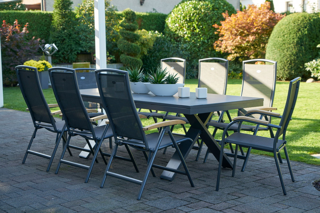 HARTMAN Sondermodell Xanadu / Raffaelo Garten-Essgruppe, xerix/anthrazit, Alu/Glaskeramik, 2 Stapelsessel, 6 Klappstühle, 220/280x100cm 21099__1