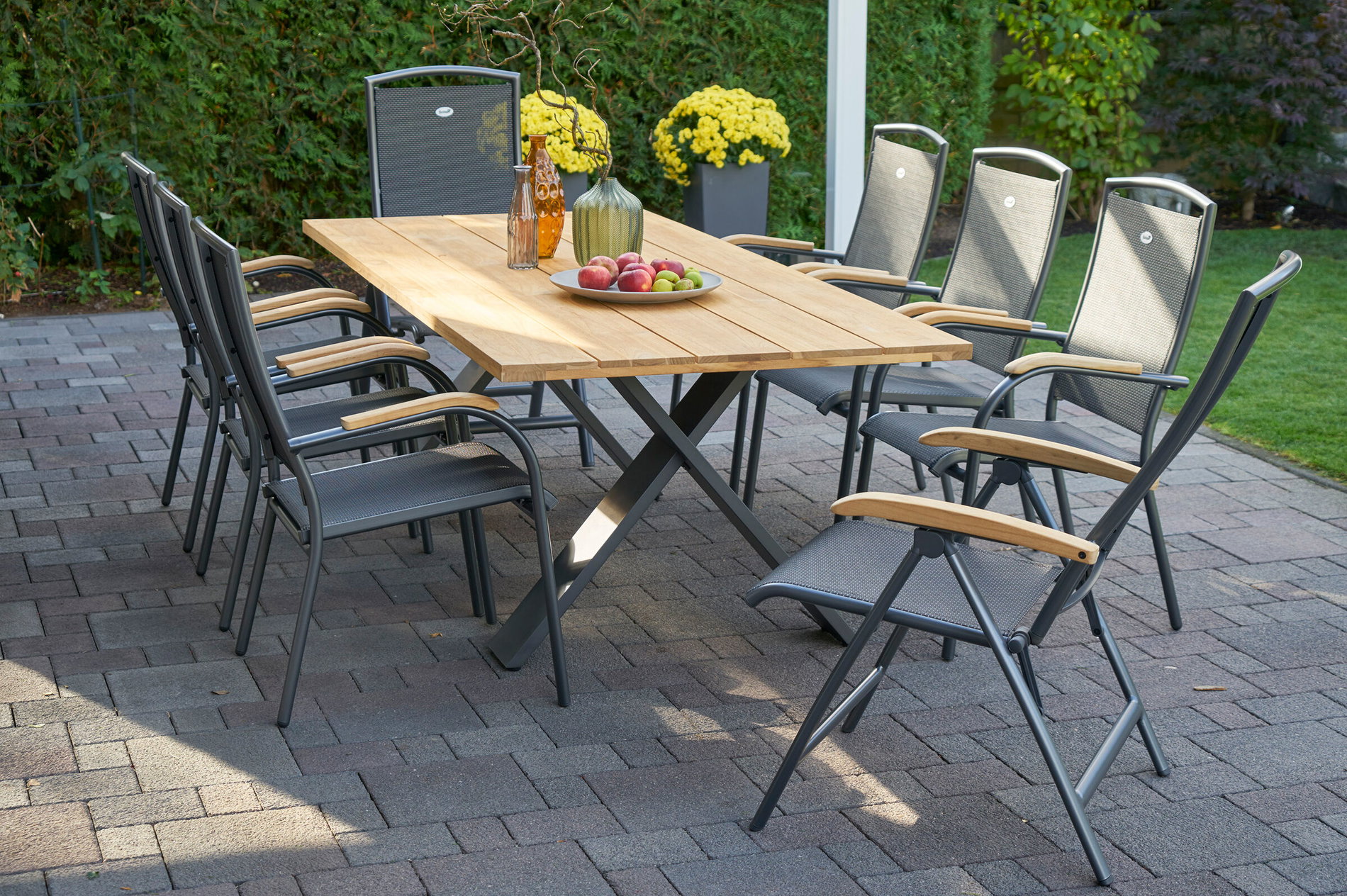 HARTMAN Xanadu / Raffaelo Garten-Essgruppe, xerix/anthrazit, Alu/Teakholz, 6 Stapelsessel, 2 Klappstühle, 220x100cm 21156__1